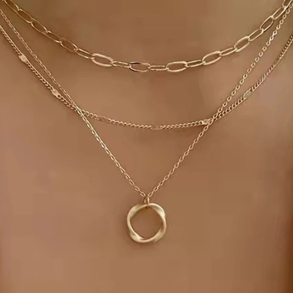 1 left! Final price drop! Gold chain circle choker layered necklace